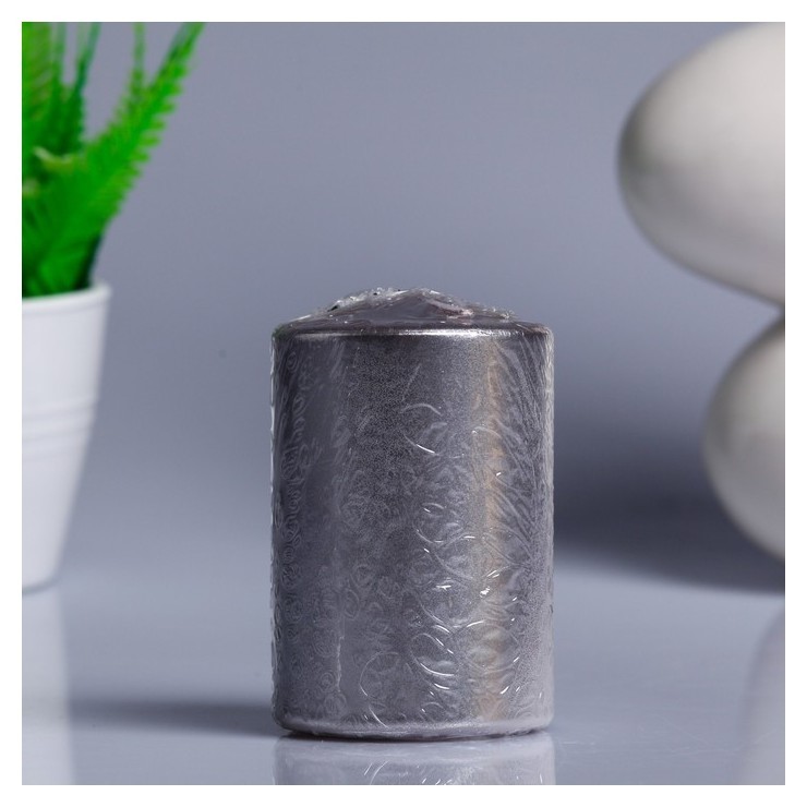 Свеча - цилиндр парафиновая, лакированная, серебрянный металлик, 5,6x8 см