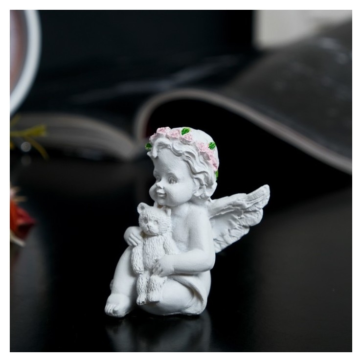 Сувенир полистоун Ангел-карапуз в розовом венке с мишкой 5,8х4,4х3,8 см