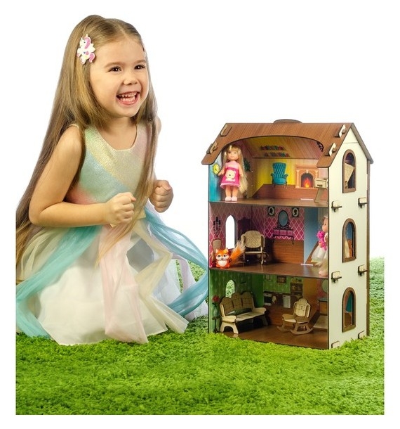 Деревянный домик с цветными обоями Лоли