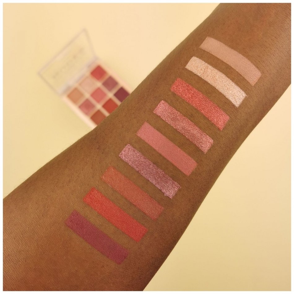 

Палетка теней для век Ultimate Nudes Eyeshadow Palette, Тон light